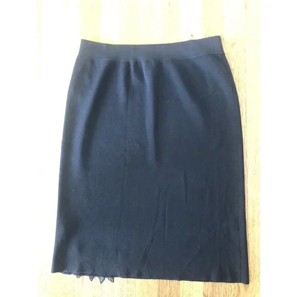 BCBG Womens Size Large Black Stretch Skirt Floral Embroidered Hem - Picture 3 of 5